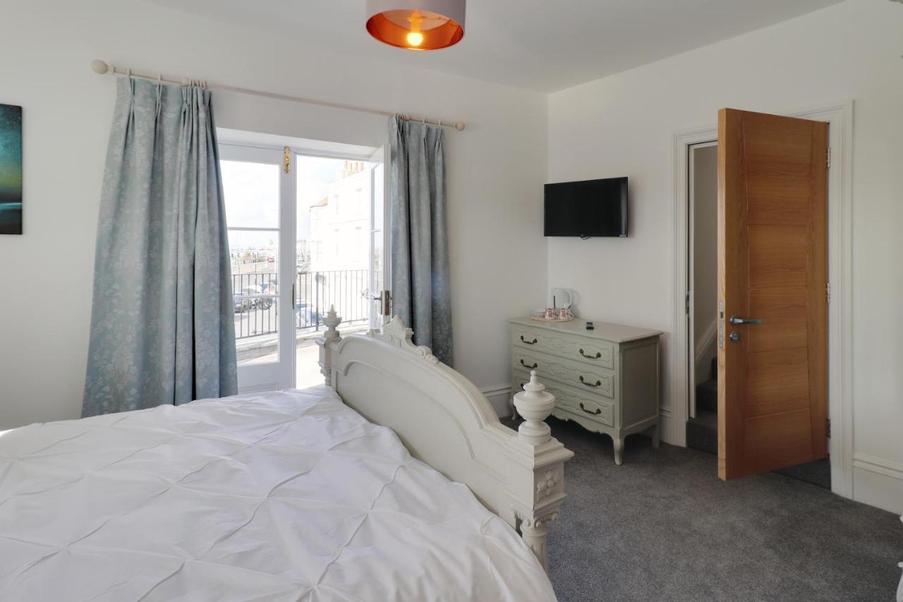 Master Accommodation Suite 2 Sea View With Balcony Hastings Exterior foto